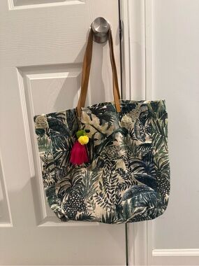 Palm Tree Leaf Design Tote Bag